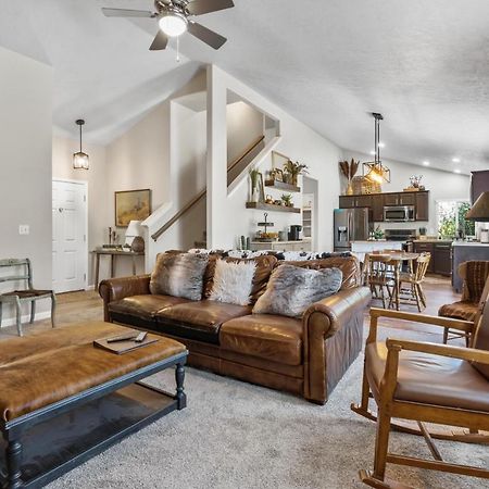 Southwestern Style 4 Bedroom Nampa Home Sleeps 16! Bagian luar foto