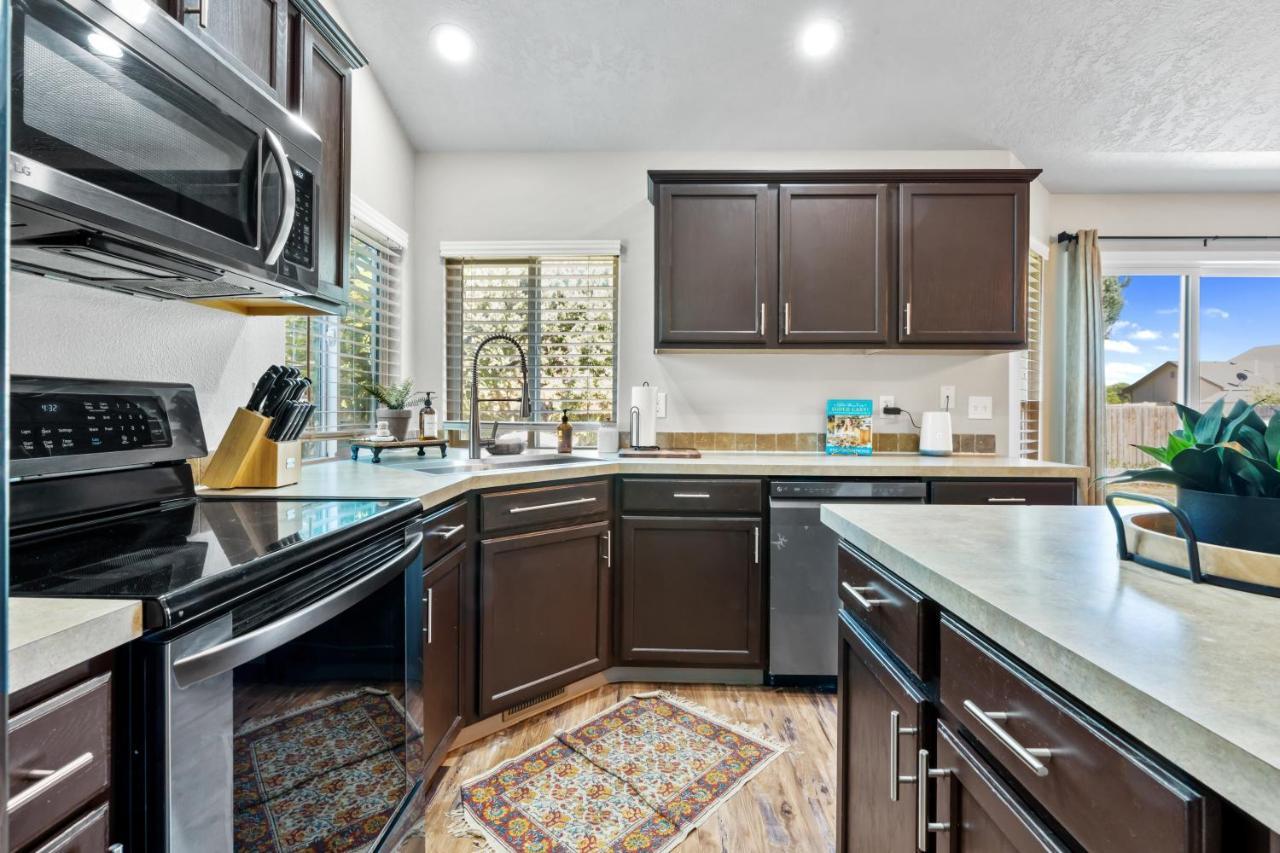 Southwestern Style 4 Bedroom Nampa Home Sleeps 16! Bagian luar foto