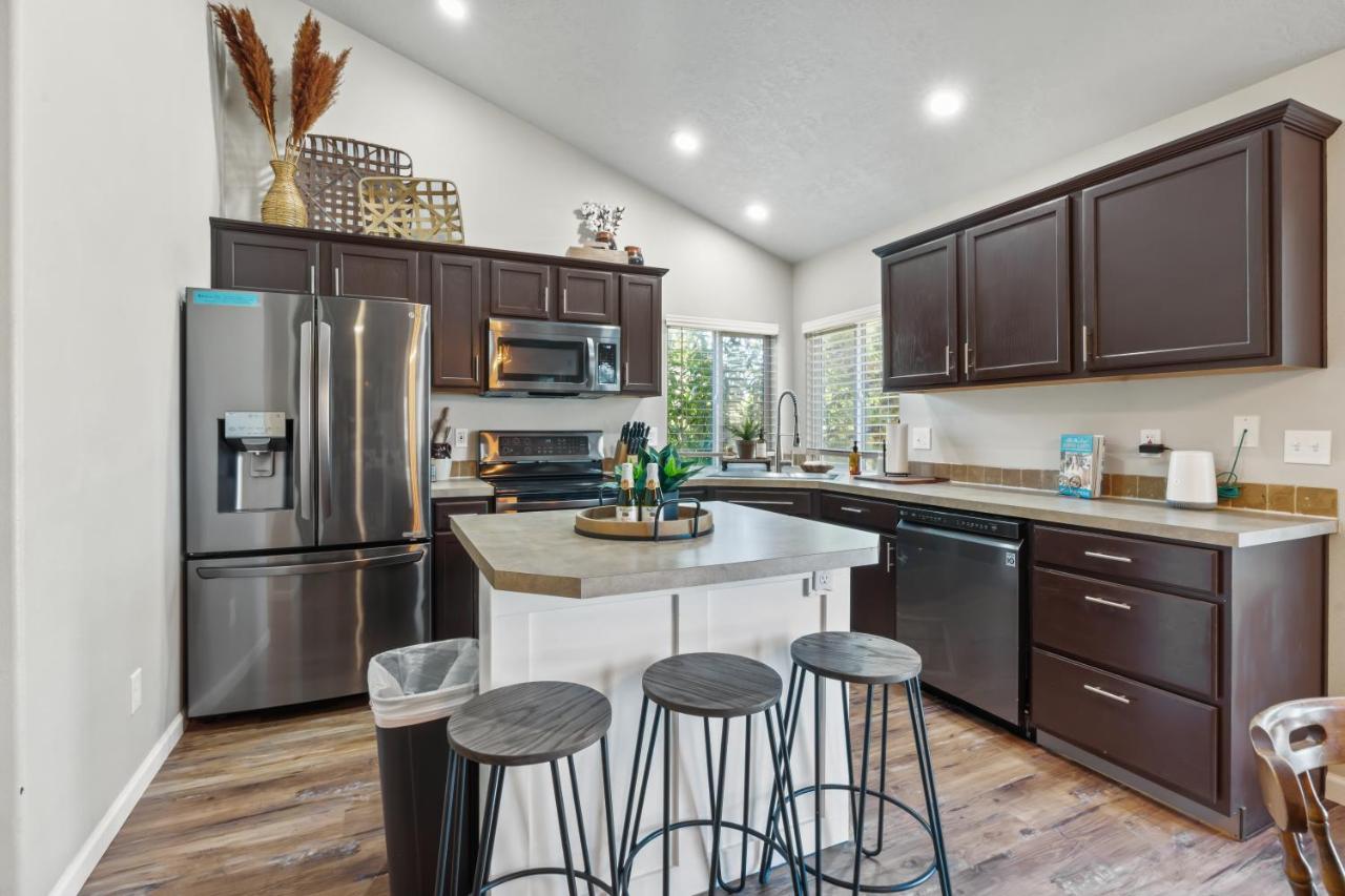 Southwestern Style 4 Bedroom Nampa Home Sleeps 16! Bagian luar foto