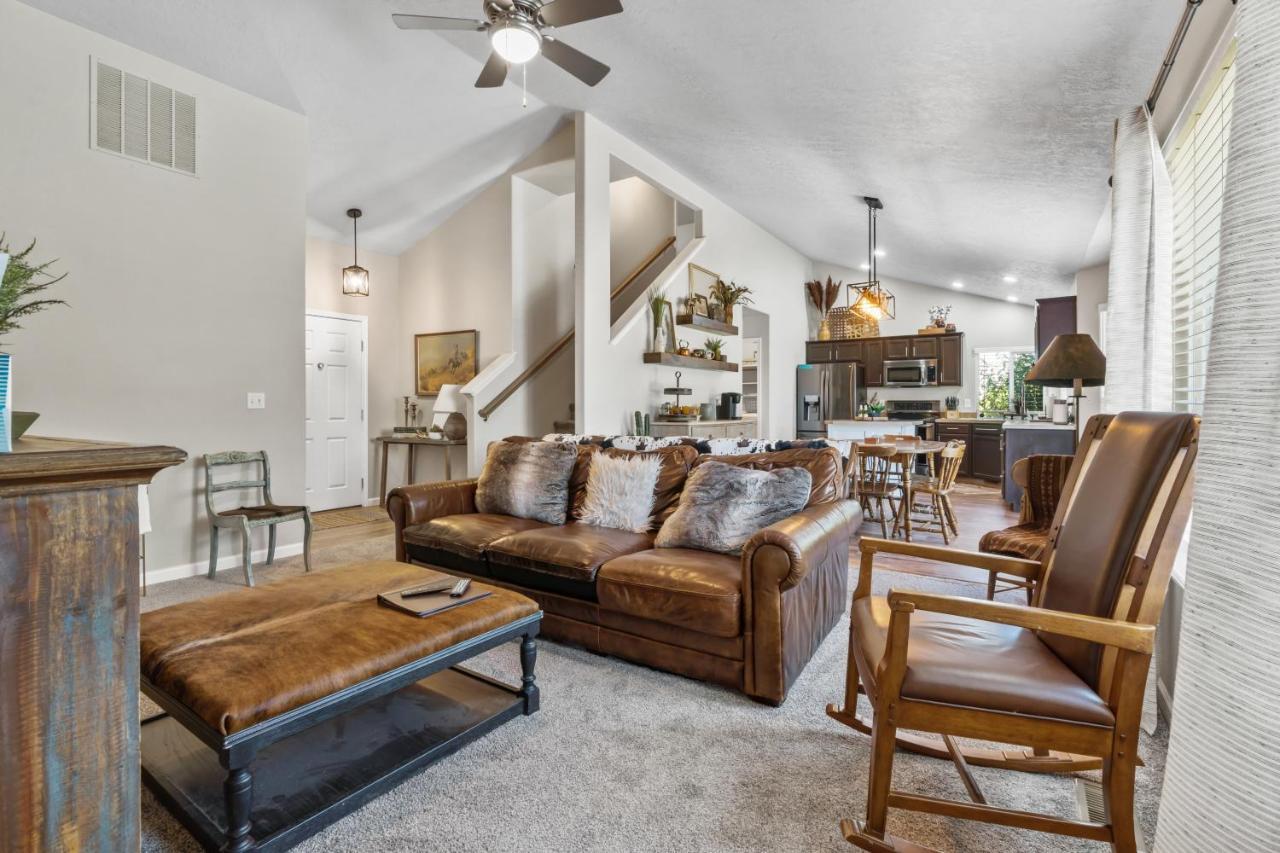 Southwestern Style 4 Bedroom Nampa Home Sleeps 16! Bagian luar foto