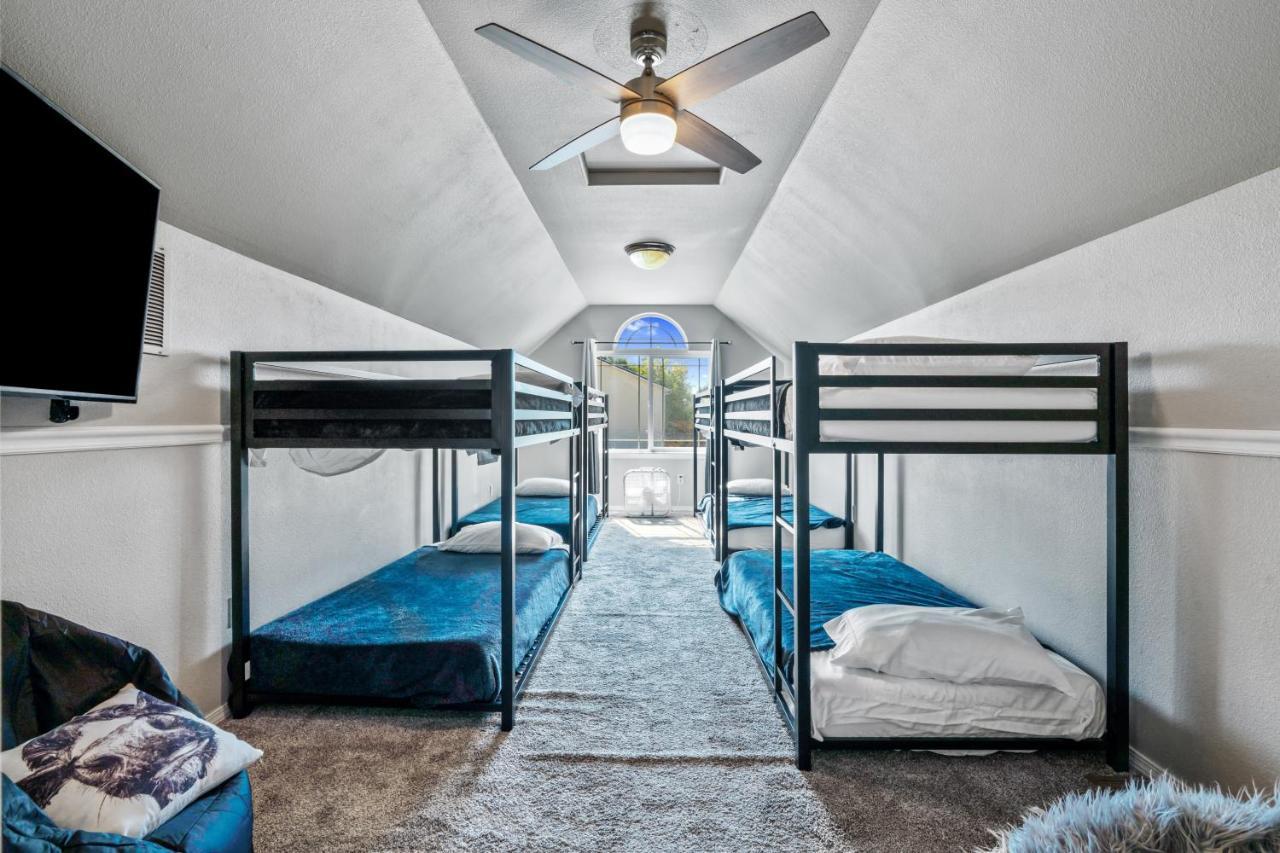 Southwestern Style 4 Bedroom Nampa Home Sleeps 16! Bagian luar foto